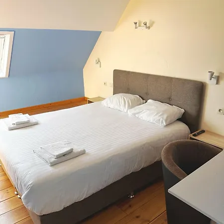 Hotel At-pacific-hotel