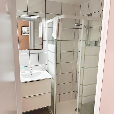 At-pacific-hotel Hotell